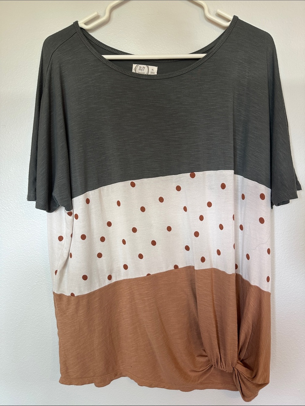 Maurices Colorblock Dot Short Sleeve Tee - Charcoal, White & Rust